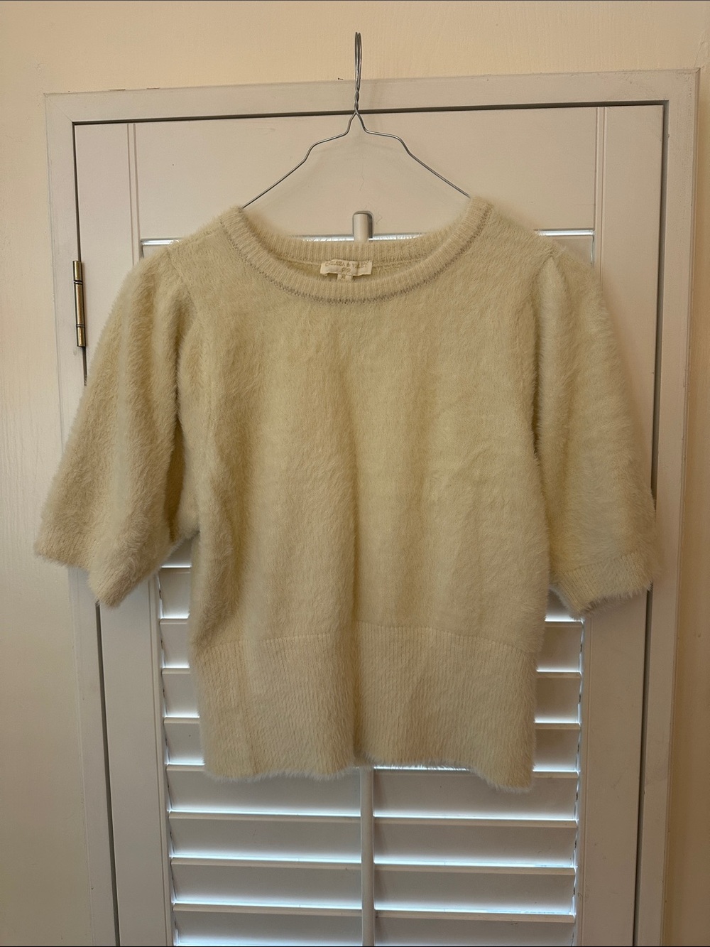 Chelsea & Violet Girls XL Ivory Short-Sleeve Fuzzy Knit Women's Top
